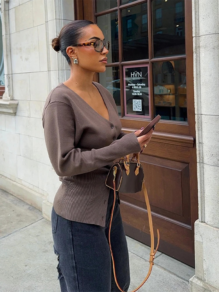 Casual Knitted Vneck Slim Cardigan Women Chic Solid Long Sleeve Single Breasted Streetwear Elegant Lady Cozy Knitwear 250819