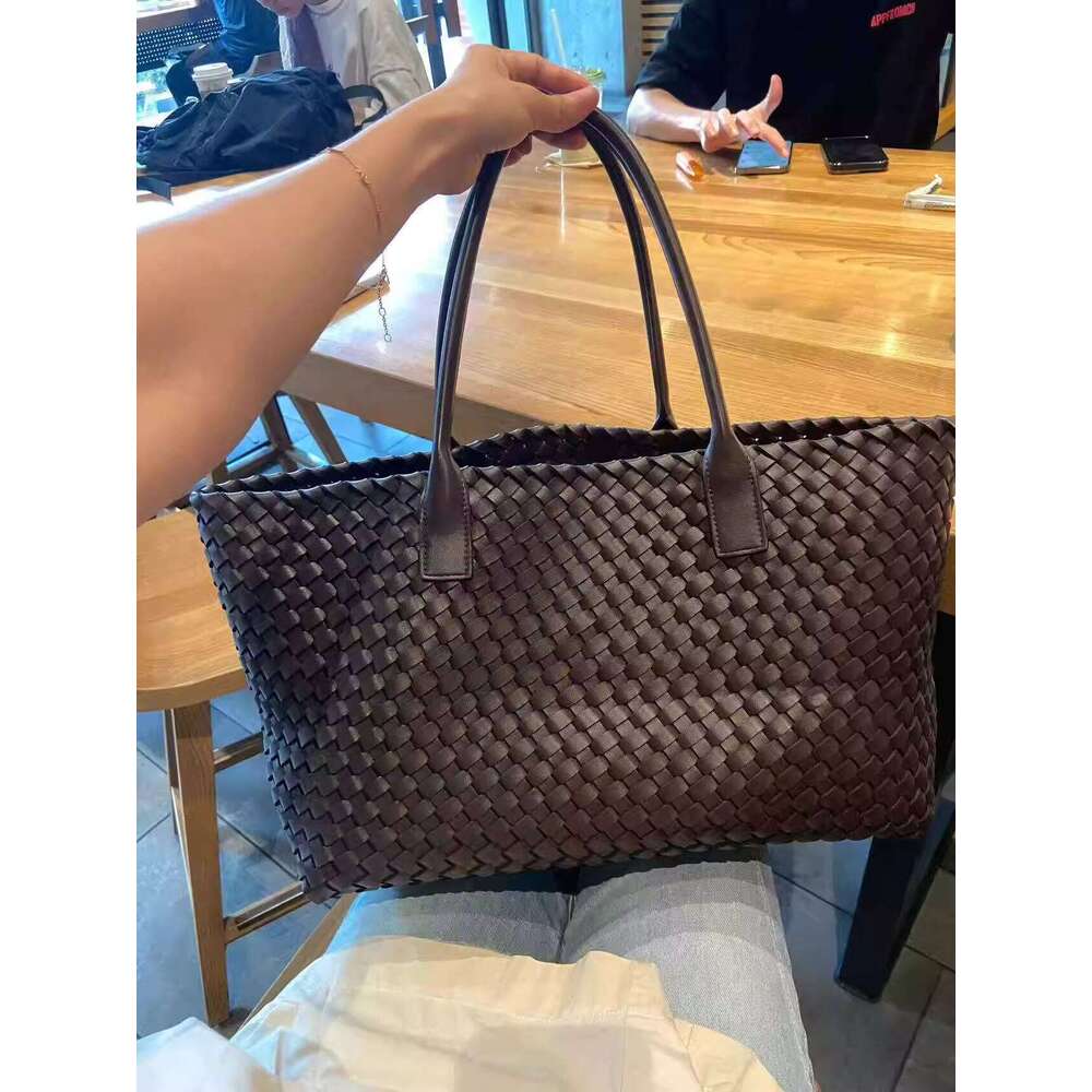 Designer Bag Tote Bag Shoulder Bag Summer New Handwoven Large Capacity Commuter Versatile Tote Travel Underarm Bag