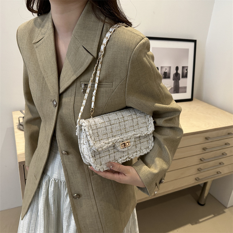 Free shipping designer This Year Trendy Bag for Women New Fashion Woolen Plaid Crossbody Bag Simple Chain Personality Shoulder Bag Small Square Bag