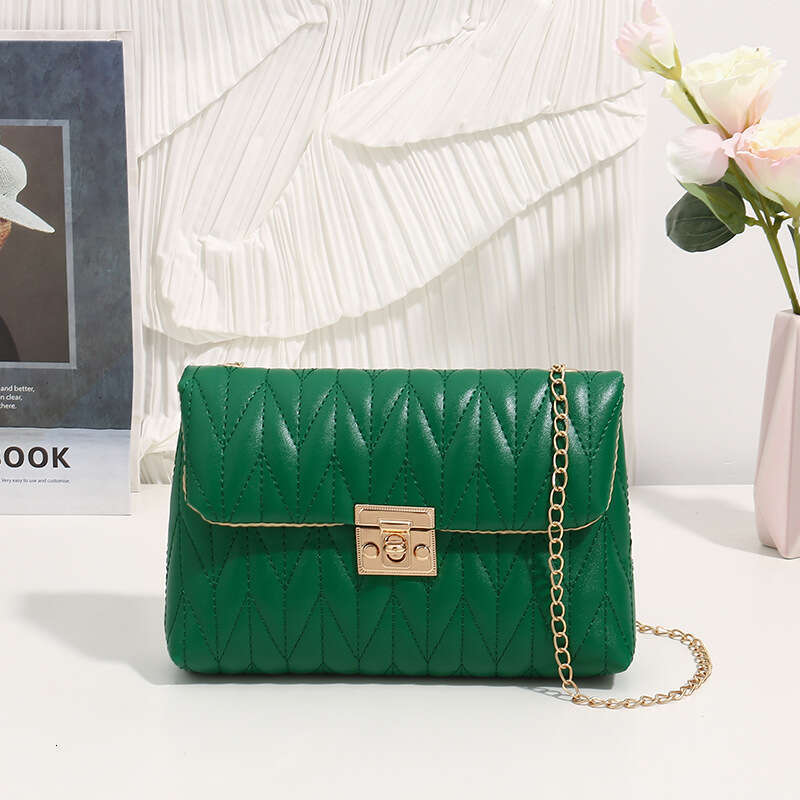 2023 New Hot Selling Versatile Shoulder Fashion Chain Small Fragrant Women's Crossbody Bag