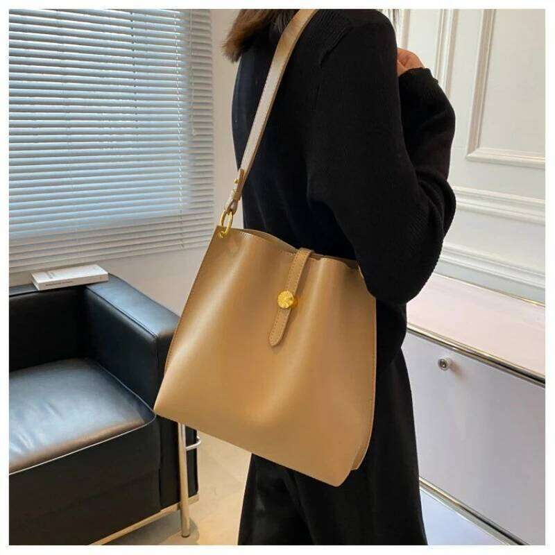 New Leather Magnetic Buckle PU Crossbody Single shoulder Bag Fashion Messenger Tote Package bag