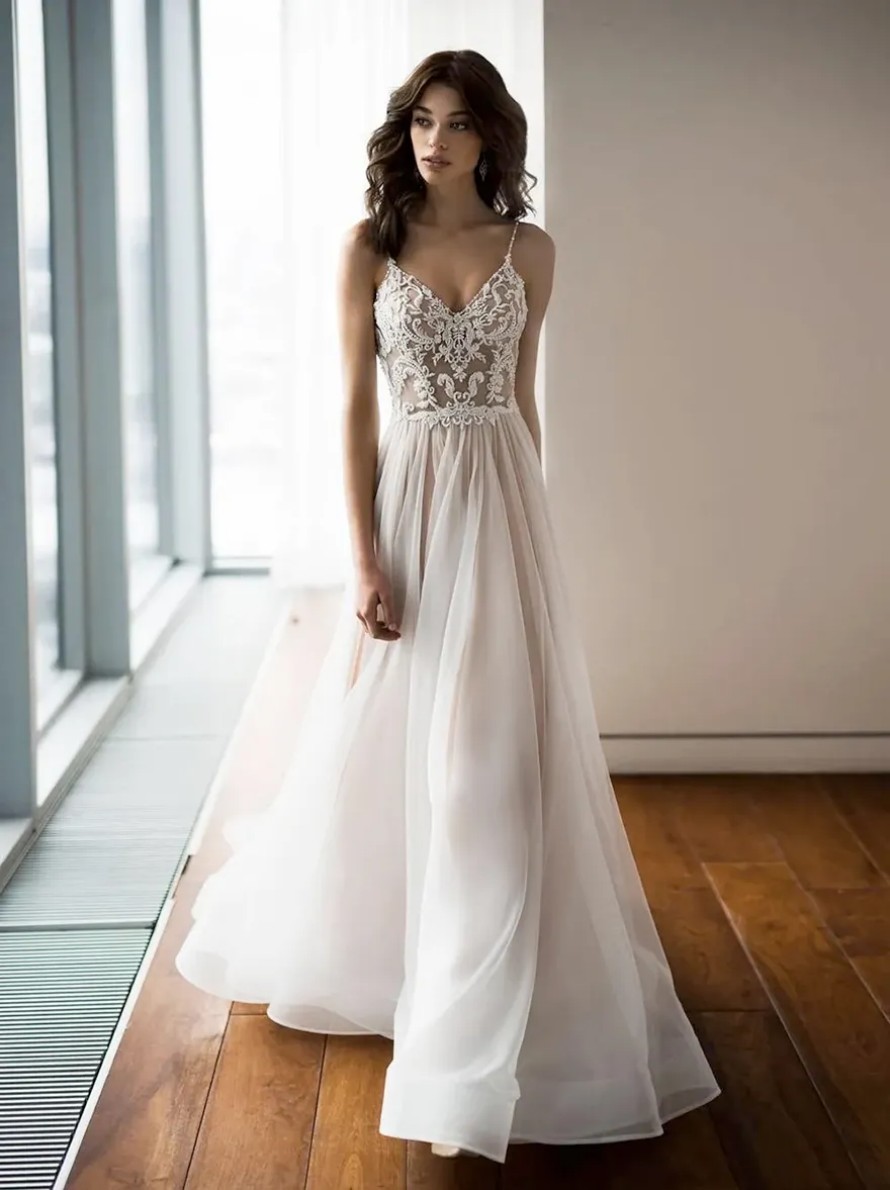 Sexy Spaghetti Straps Wedding Dresses Tulle Applique Bohemian Wedding Gown abiti da sposa Customized Bridal Dress