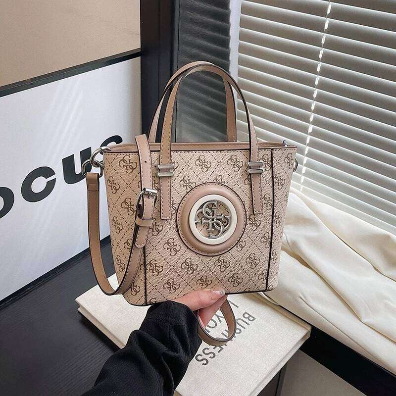 Designer Luxury Fashionable Trendy Shopper Handbag Women Large Capacity For Business With Vintage Paris Design Letter