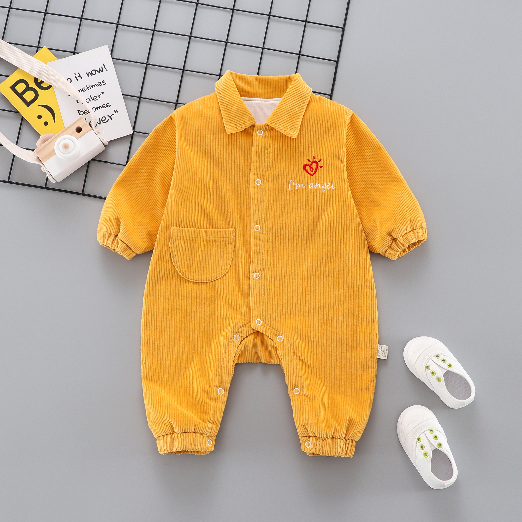 Double layered spring and autumn cartoon jumpsuit baby clothes for male and female babies, wearing khaki clothes, corduroy long sleeved crawling cloth