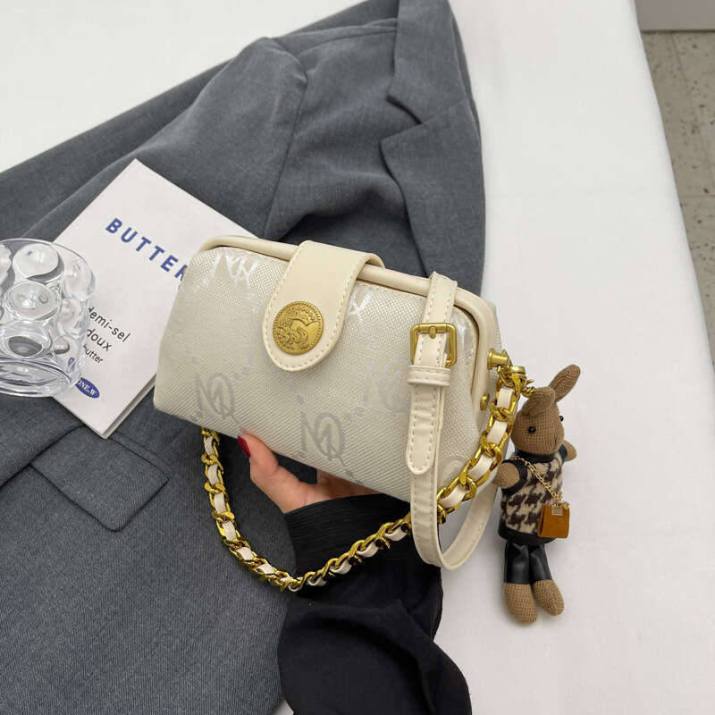 Chain Underarm for Women 2025 New Niche Design Fashion Versatile Cloth Trending Shoulder Crossbody Bag This Year