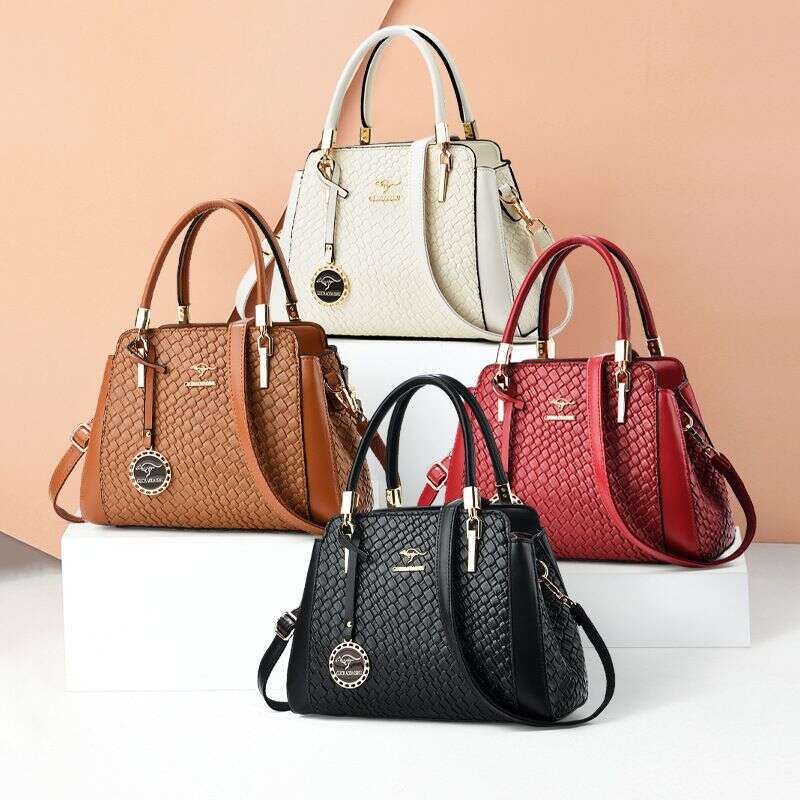 2024 New Fashionable and Trendy Handbag Hot Style One Shoulder Diagonal Straddle Middle aged Women's Bag