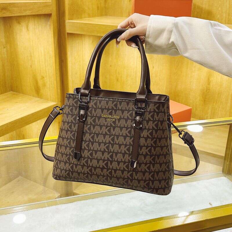 Handbag Large Capacity 2024 New Fashionable, Versatile, And Atmospheric Single Shoulder Diagonal Cross Mom's Women's Bag