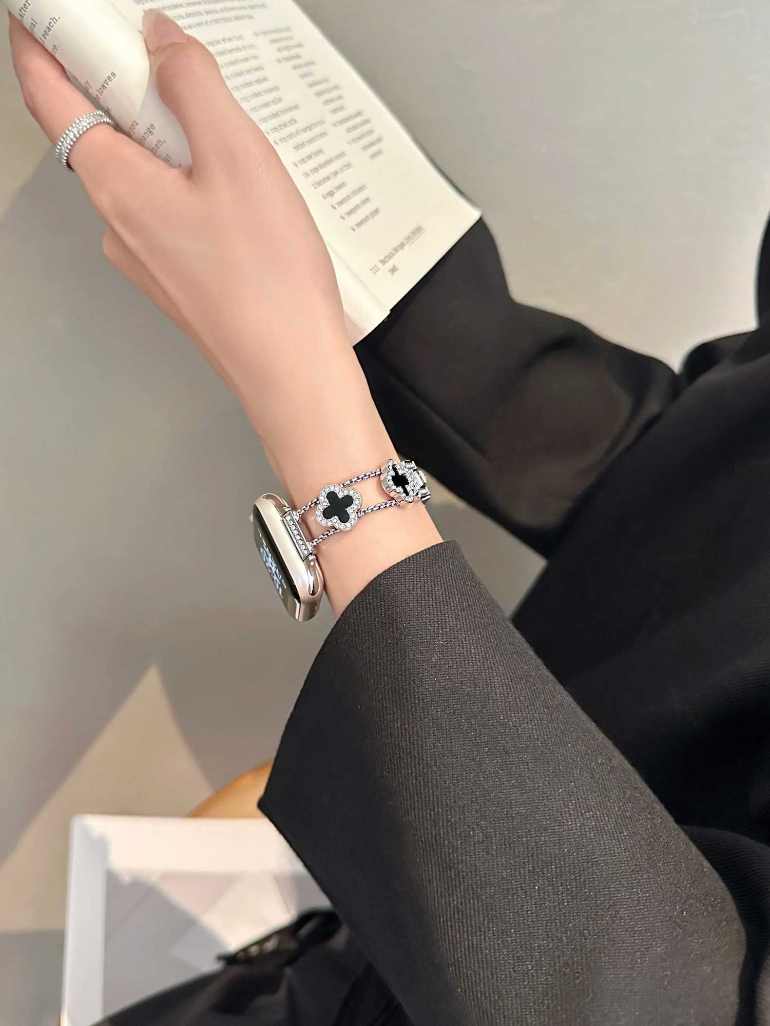Fashion Stainless Steel Bracelet Link For Watch Band Series 8/7/6/10 40mm 41mm 38mm 42mm 44mm 45mm 46mm Strap L250819