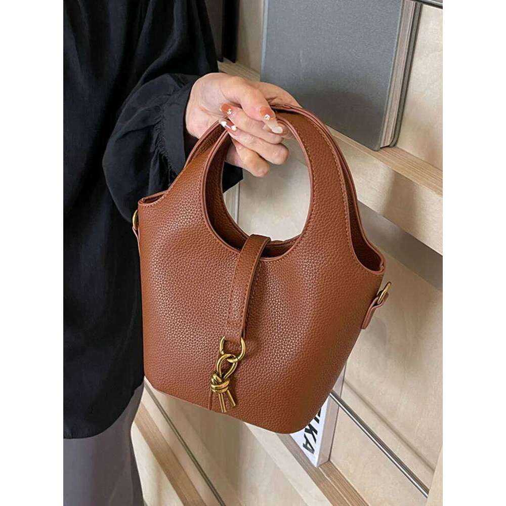 Women New Style Trendy Crossbody Bucket Fashionable High End Office Handbag Personalized Metal Decoration One Shoulder Bag