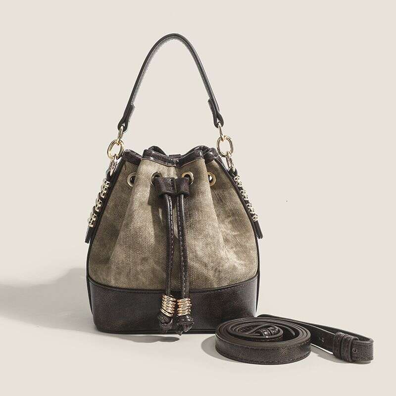 Ladies' 2024 new trendy high-end oil painting bucket bag, this year's popular single shoulder crossbody commuting bag