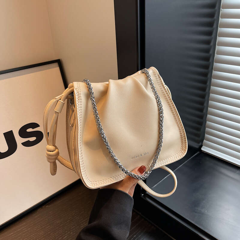 Designer Korean Style Fashion Versatile Chain for Women New Pleated Cloud Small Square 2025 Summer Bags Niche Crossbody Bag