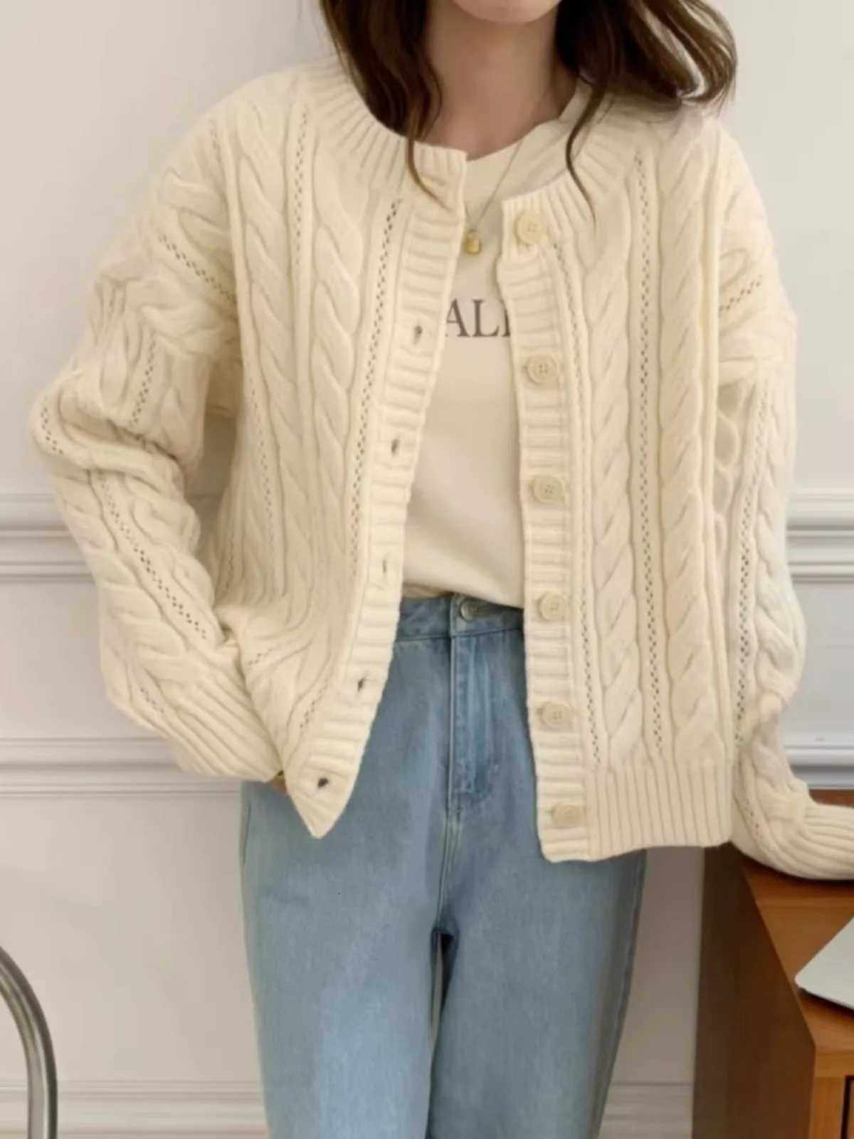 Simple style! 100% Pure Cashmere Knitted Cardigan with Round Neck Twist Womens Short Loose Sweater with Wool Coat Base XJ250819