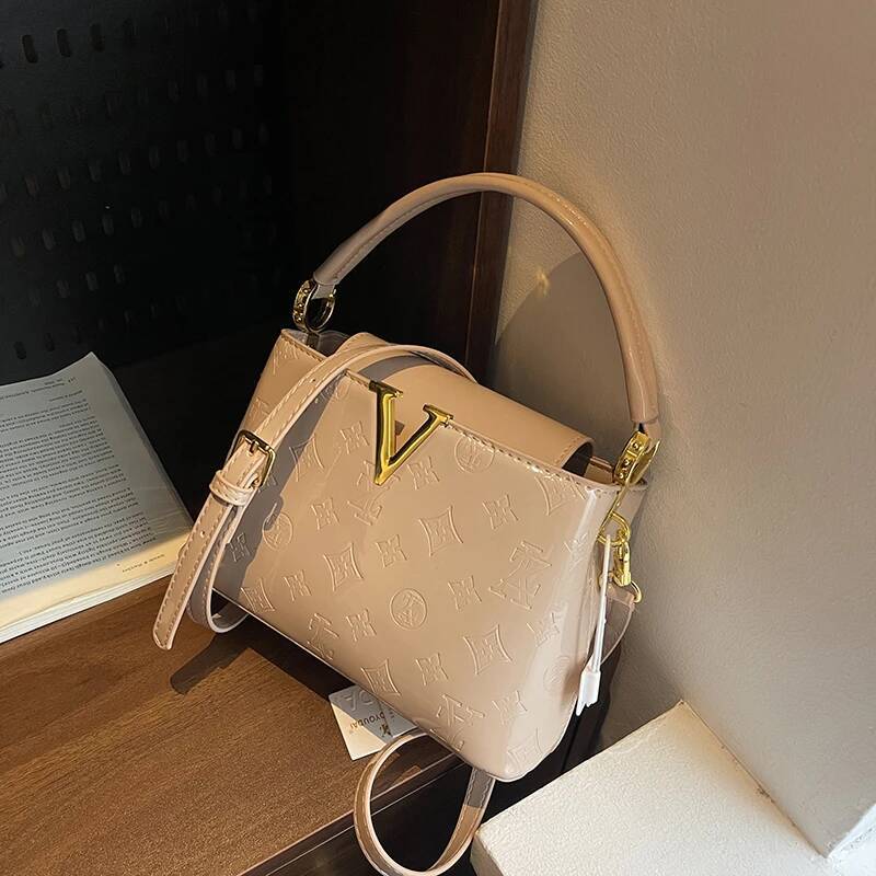 Brand Famous Designer Women's Leather Hand Bag Classic Elegant Shoulder Style Popular For Ladies With Spacious Interior