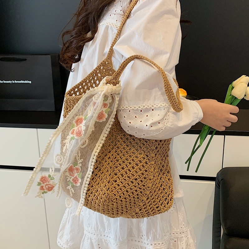 2025 Autumn Large Capacity Woven Bag New Hollow Shoulder Straw Bag Leisure Commuter Handbag Women's Bag Women's Crossbody Bag Designer Bag W