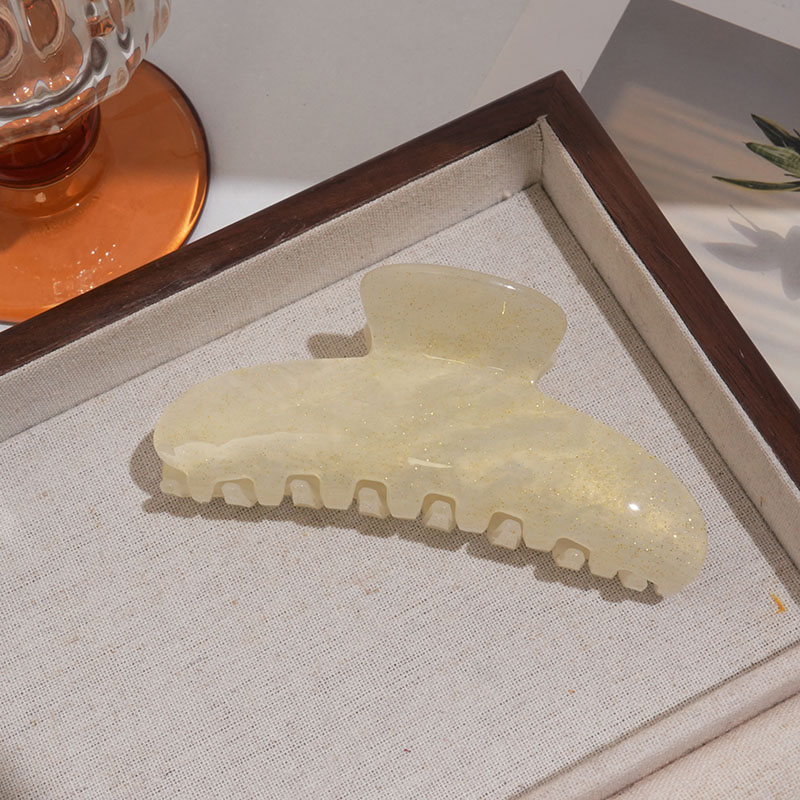 Marble-patterned clasp shark head jewelry