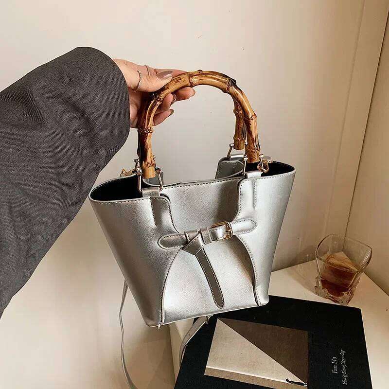 Spring New Premium Leather Bucket Exquisite Craftsmanship Niche Messenger Design High Quality Handmade Women S Bag