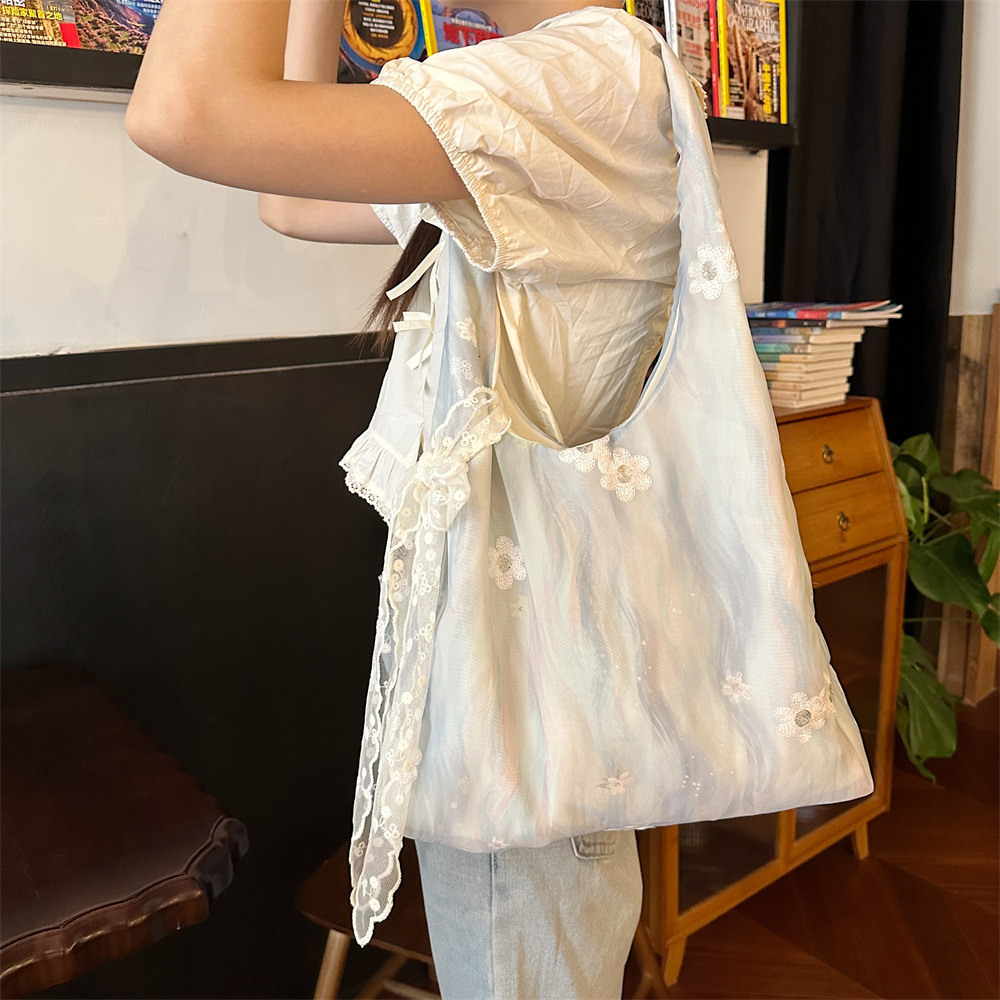 2025 Autumn Chinese Embroidery Art Fresh Fairy Canvas Bag Single Shoulder Handbag Commuter Large Capacity Vest Bag Women's Crossbody Bag Designer