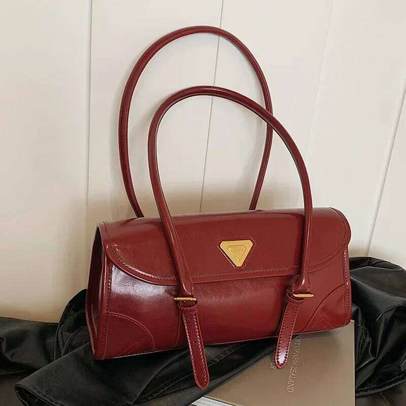 New Women S Vintage Wax Leather Flap Handbag European Style Look Large Capacity Ideal For Daily Commute Carry