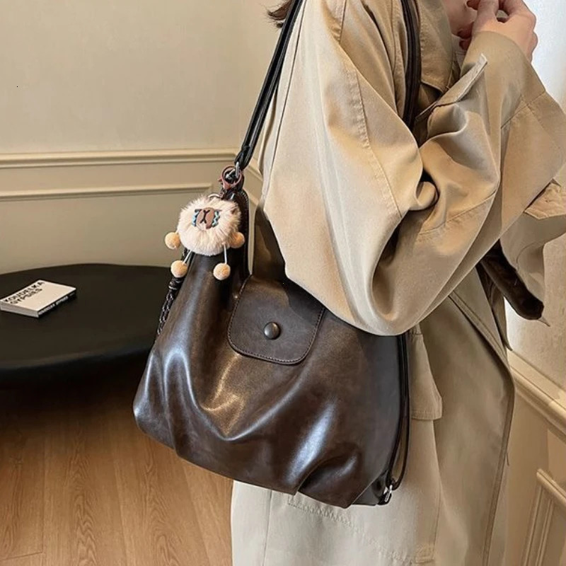 Top selling Single Shoulder Tote Bag for Women Large Capacity Commuting Backpack with Lightweight Travel Backpack 250818