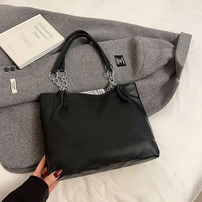 large bag womens Korean style large capacity PU soft leather single shoulder bag chain commuting tote bag 250818