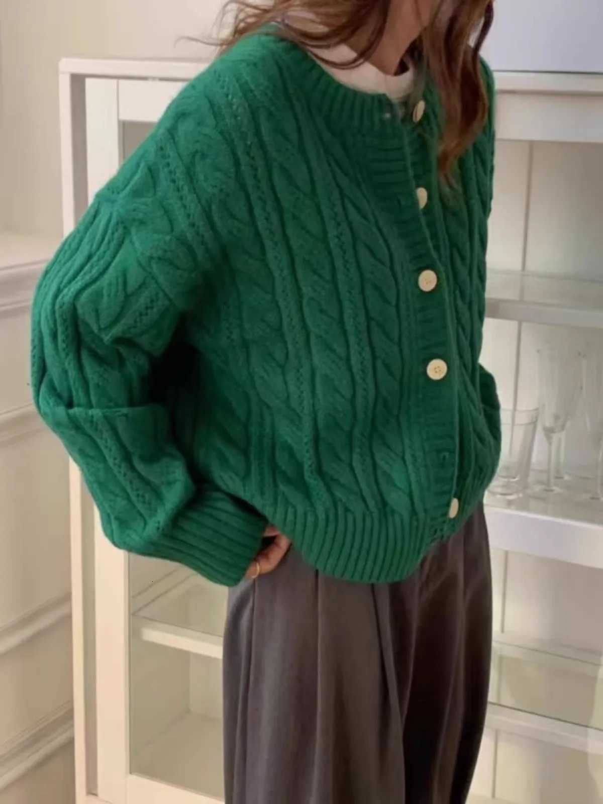 Simple style! 100% Pure Cashmere Knitted Cardigan with Round Neck Twist Womens Short Loose Sweater with Wool Coat Base XJ250819