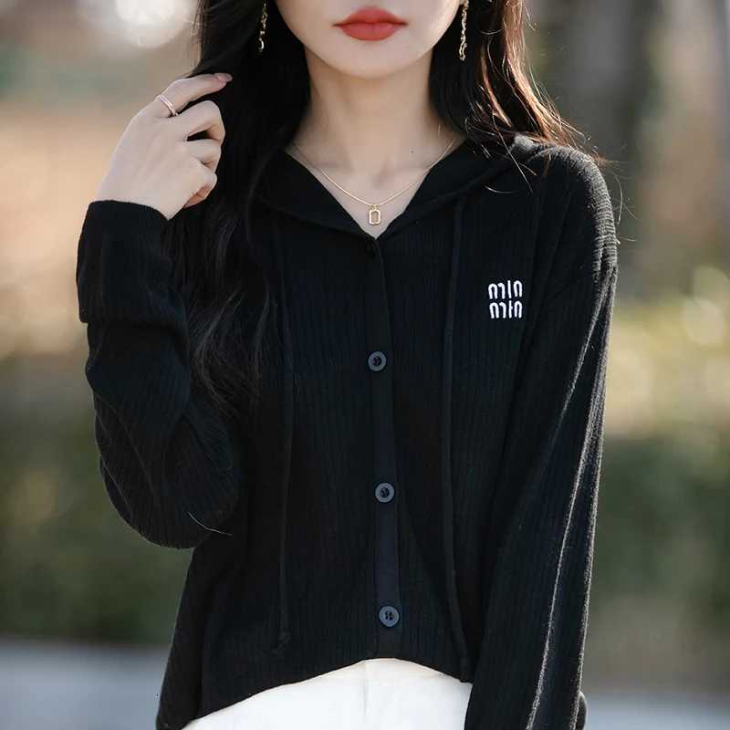 2025 Spring and Autumn Womens Cashmere Cardigan Hooded Cardigan Knitted Sweater Cardigan Fashionable Cashmere Sweater Jacket XJ250819