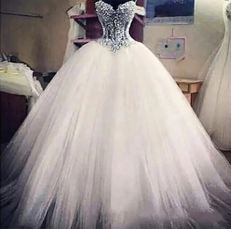 2025 New Princess Vestido De Noiva Ball Gown Wedding Dresses Sweetheart Fluffy Lace Beading Crystal Luxury Vintage Wedding Gowns
