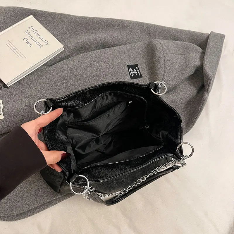 large bag womens Korean style large capacity PU soft leather single shoulder bag chain commuting tote bag 250818