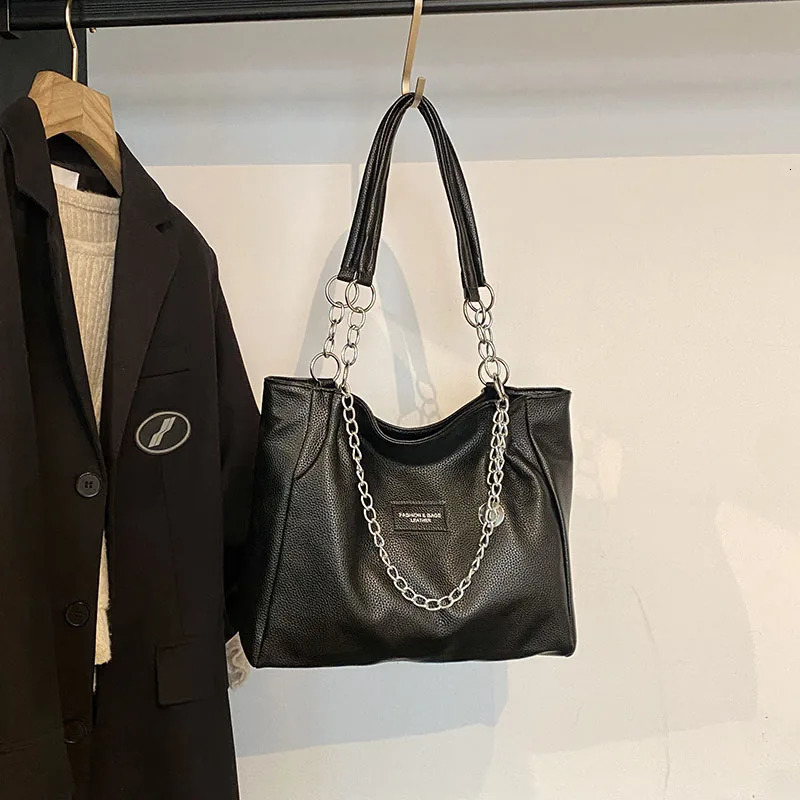 large bag womens Korean style large capacity PU soft leather single shoulder bag chain commuting tote bag 250818