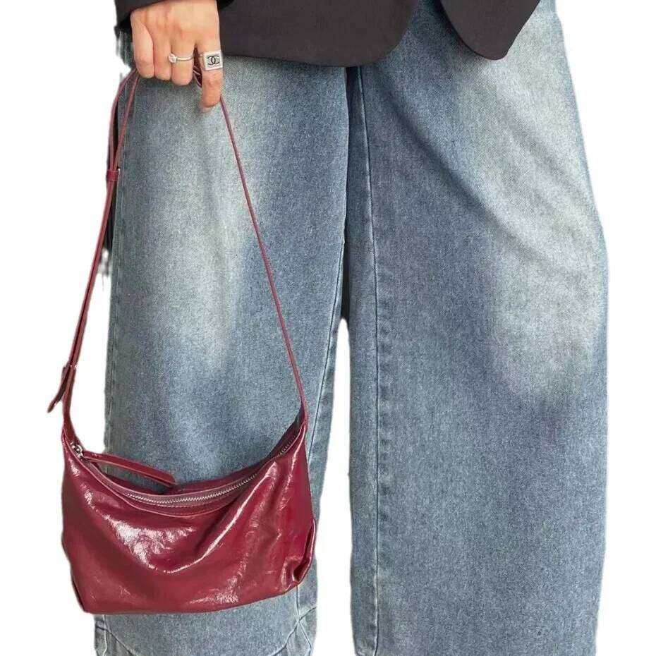 New Pleated Designer Wine Red Color Oil Wax Cow Leather Women Shoulder Small High End Cowskin Fashion Female Crossbody Bag