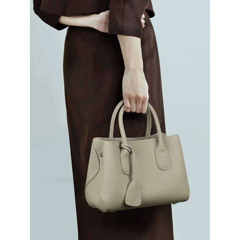 Women S Bag New Premium Sense Single Shoulder Crossbody Bag Large Capacity First Layer Cowhide Commuter Handbag Mother