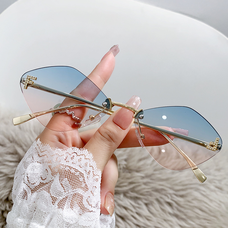 New Frameless Sunglasses Letter F Diamond Frame Fashion Sunglasses European And American Trendy Cut-edge Small Frame Decorative Sunscreen Mirror
