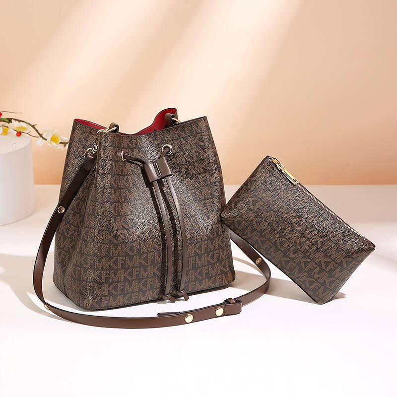 2025 Designer Elegant Crossbody Bags for Women Handheld Mother Fashion Bucket Letter Printed Brown Shoulder Bag