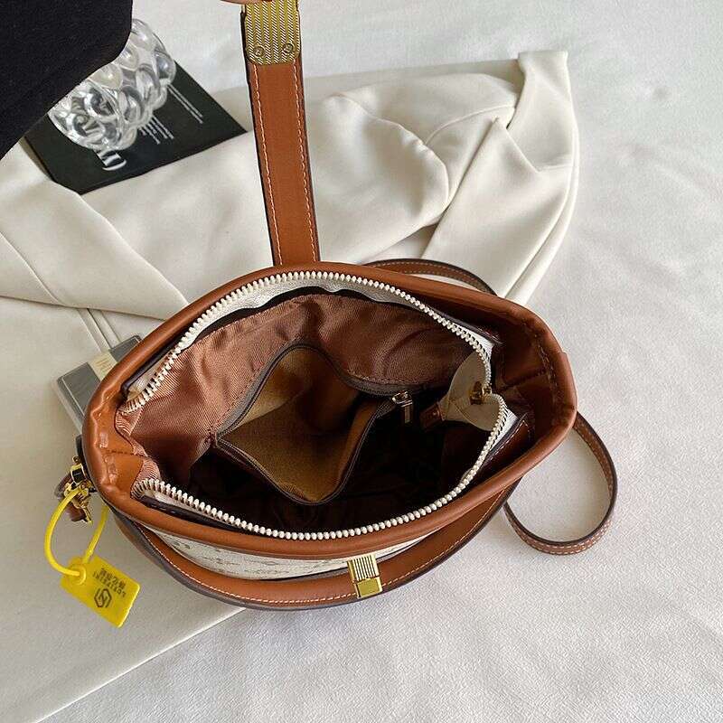 Beibei Shangpin 2023 Autumn/Winter New Flower Contrast Water Bucket Versatile Handheld One Shoulder Women's Bag Bags
