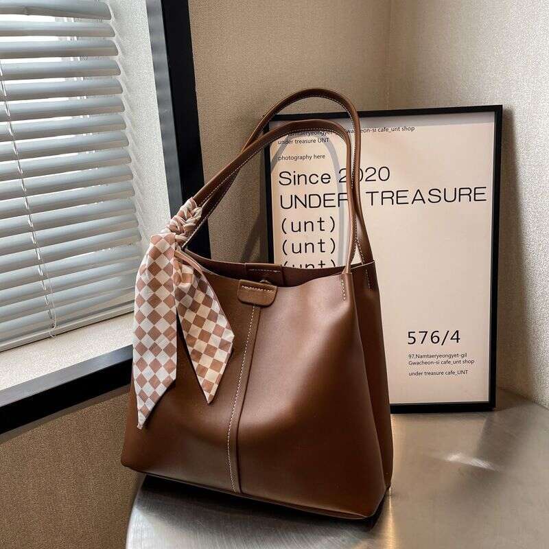 2024 New Single Shoulder Large Capacity Mother and Child Women's Trendy PU Leather Urban Minimalist Tote Bag