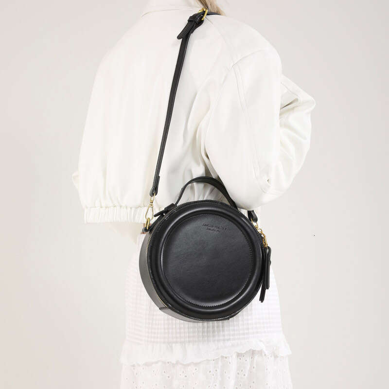 2025 Early Bags Spring Fashion Simple Designer Small Round Versatile Shoulder Crossbody Bag for Women
