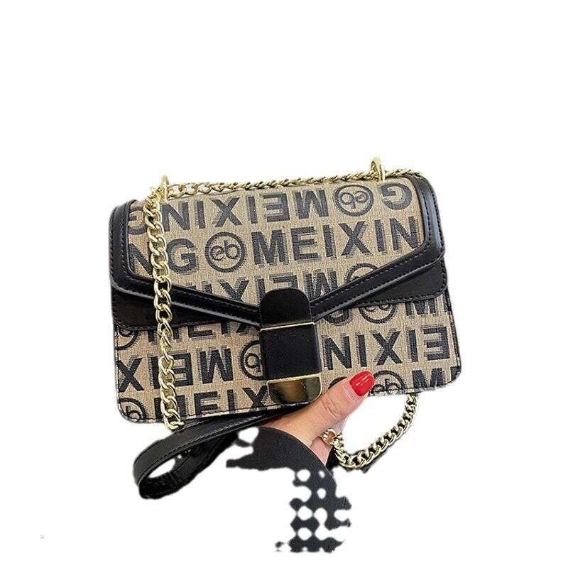 Cross-border 2023 new one-shoulder Messenger letter women's fashion all-match Dionysus live broadcast small square bag trend