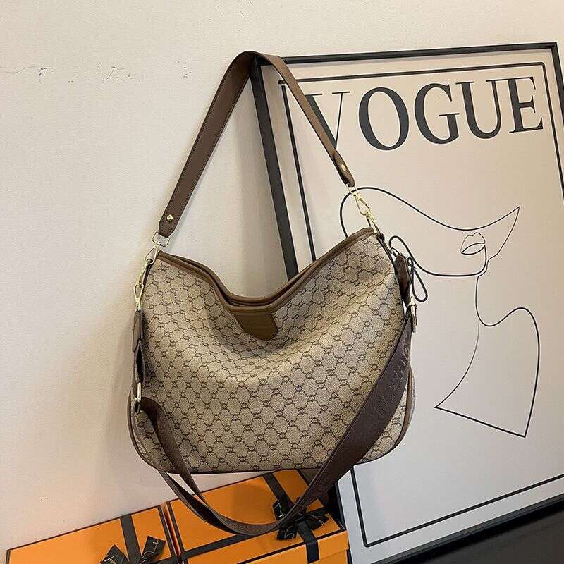 Beibei Shangpin 2023 New Street Photography Fashion Contrast Shopping Tote Leisure Large Capacity One Shoulder Women's