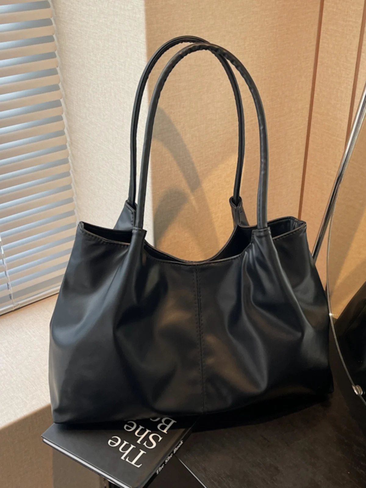 Faionable Large Capaci Tote Bag Sle Single oulder Womens Bag Korean Japanese Trend Casual Commuting Handbag 250818