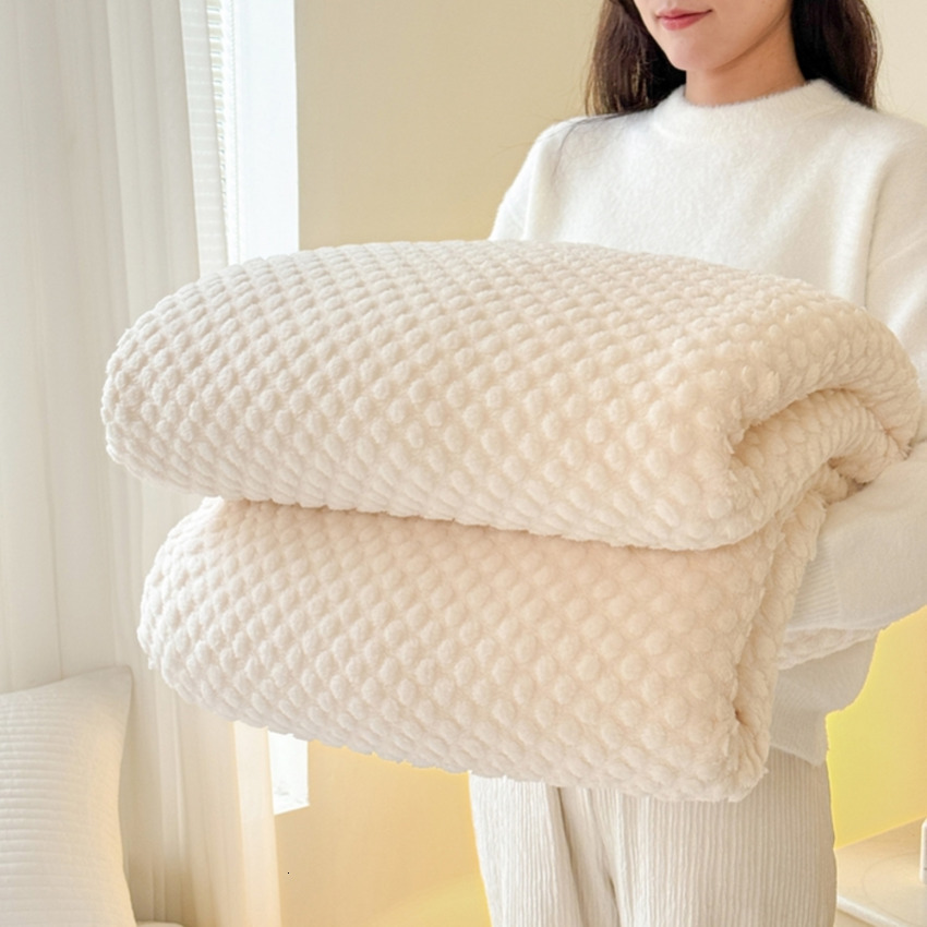 (Total) Danben Home Textiles 2025 New Soft Cotton Flannel Jacquard Beanie Taffeta Velvet Massage Feel Blanket