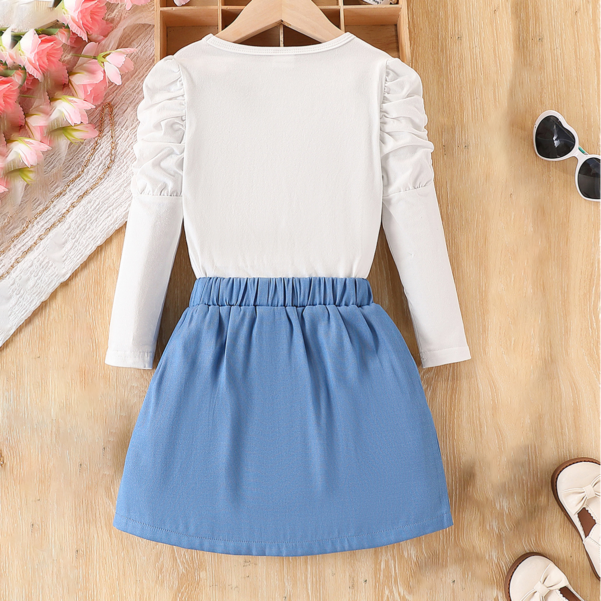 2-piece set of girls' fashionable casual bow print round neck pleated bubble long sleeved top and slit three-dimensional bow decoration short ski