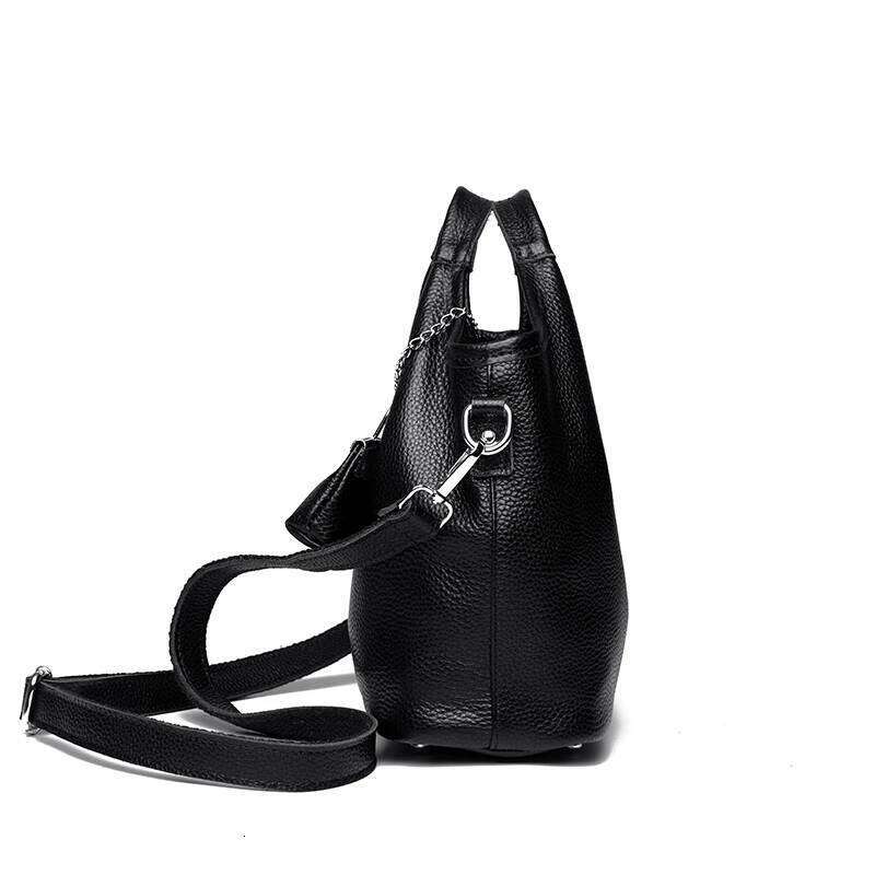 Women S Cowhide Shoulder Designer Brand Handbag Large Capacity Letter Clutch Ladies Casual Commuter Tote Bag