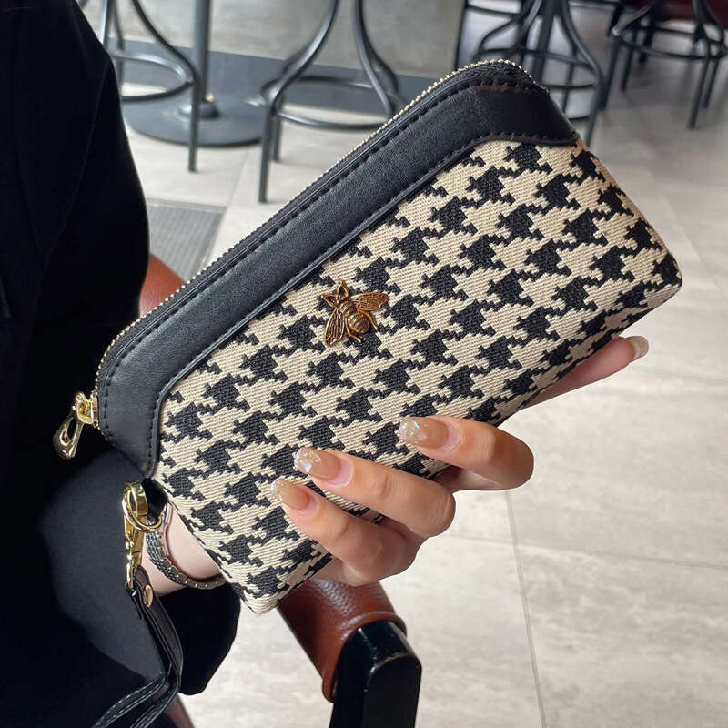 Handbag women's small bag holding 2023 new style can put mobile phone temperament exquisite high-end summer hand grasp coin purse