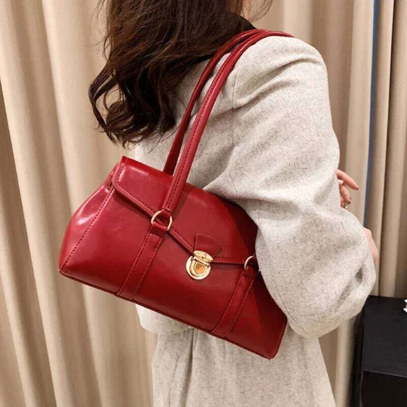 Retro Shoulder Bags High Grade Sense Underarm Tote Vintage Red Ladies Commuter Bag PU Leather Handbag Purse England Style