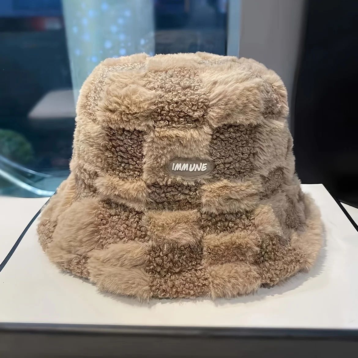 Grid patterned fisherman hat for women warm internet celebrity basin hat letter bucket hat highlighting small face 250819