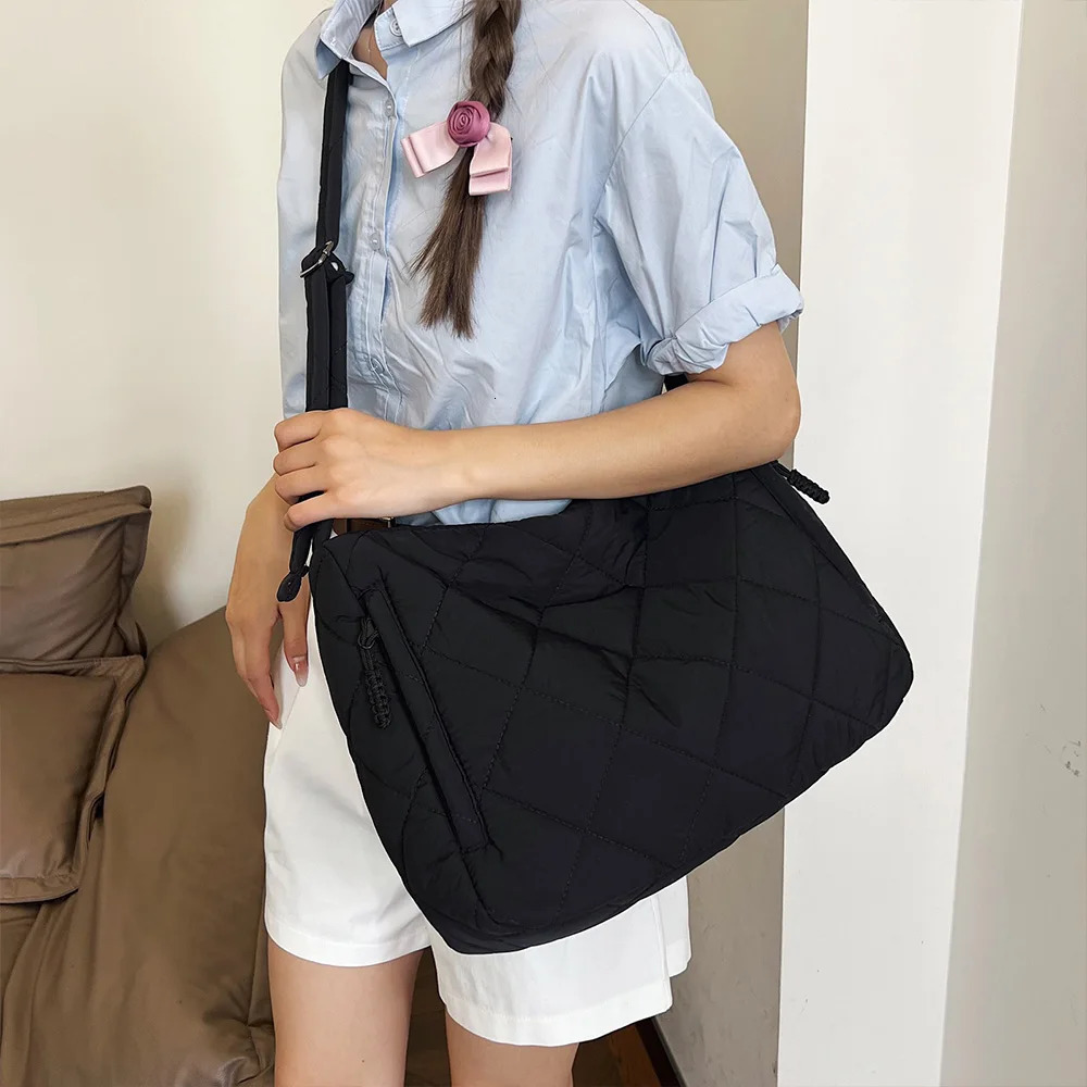 Quilted Large Capacity Single Shoulder Crossbody Bag Womens Cotton Bag Casual Lightweight Pleated Fashion Tote250813