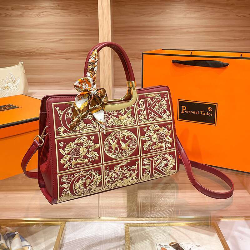 Women's Bags Wedding Handbag New Style Light Atmosphere Large Capacity High End Embroidery Mother Women Bag 9198