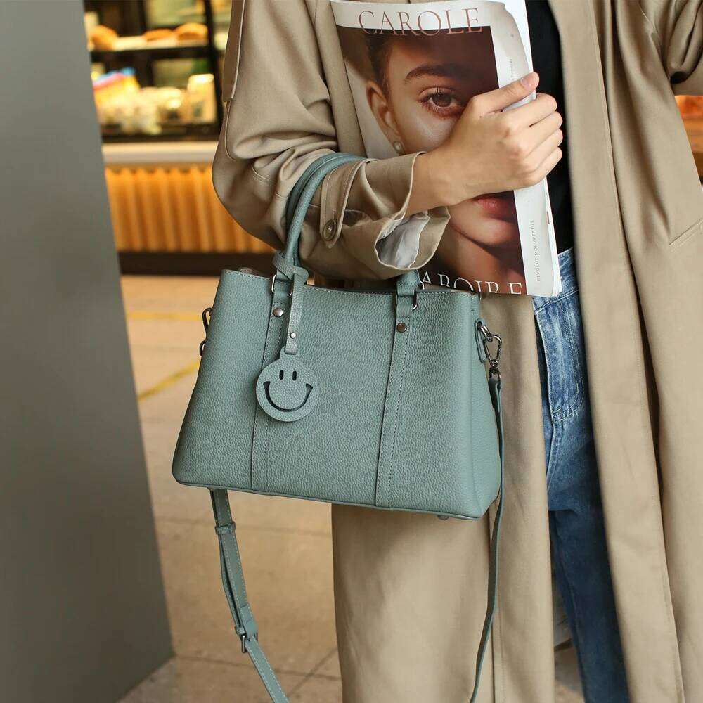 New Fashion Solid Color Cowhide Leather Women Handbag Large Capacity Single Shoulder Bag Middle Aged Mother Cross Body Tote