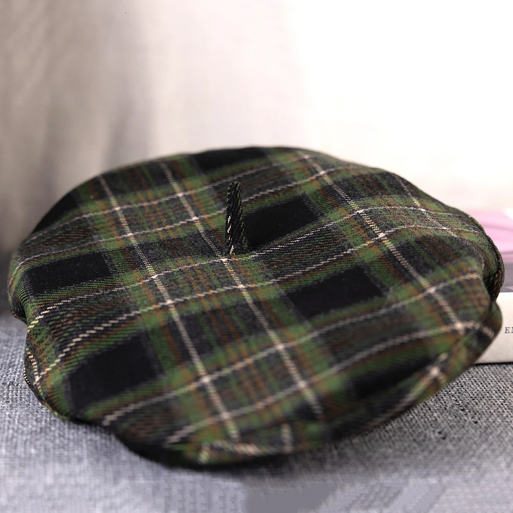 2025 berets Fashion Beret Wool Plaid Green Casual Beanie Retro Literary Forward Cap Cap Driver Women Hat FDM01 250819