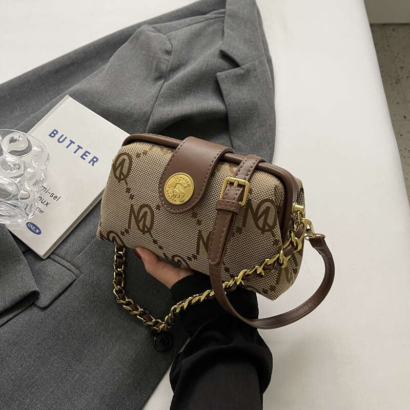 Chain Underarm for Women Bags 2025 Designer New Niche Design Fashion Versatile Cloth Trending Shoulder Crossbody Bag This Year